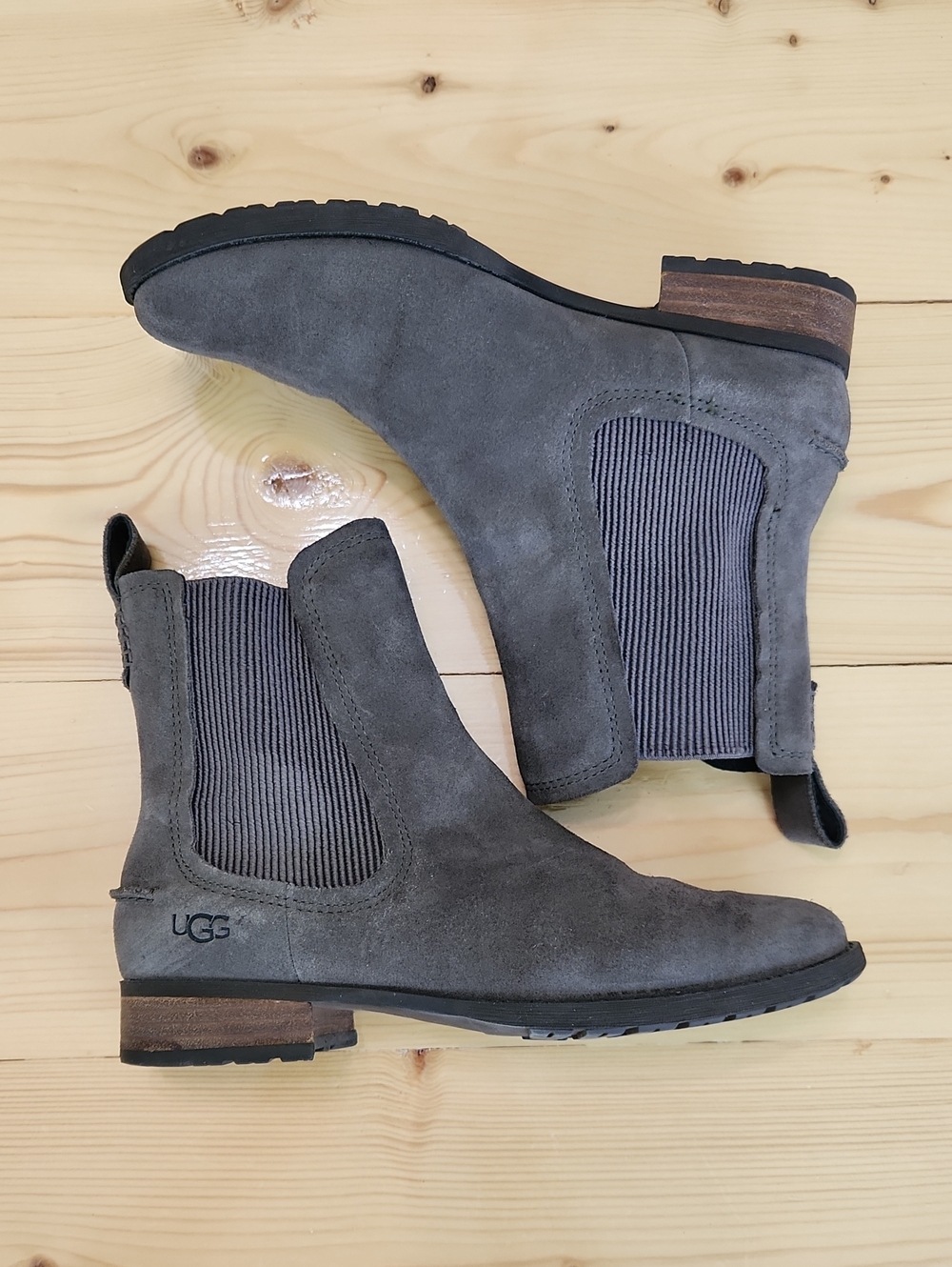 UGG Hillhurst Chelsea Boot Suede Leather Ankle Waterproof Boots Flats 6 Gray